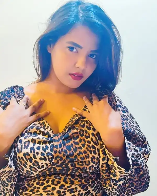 Sakshi vip call girls in Chennai